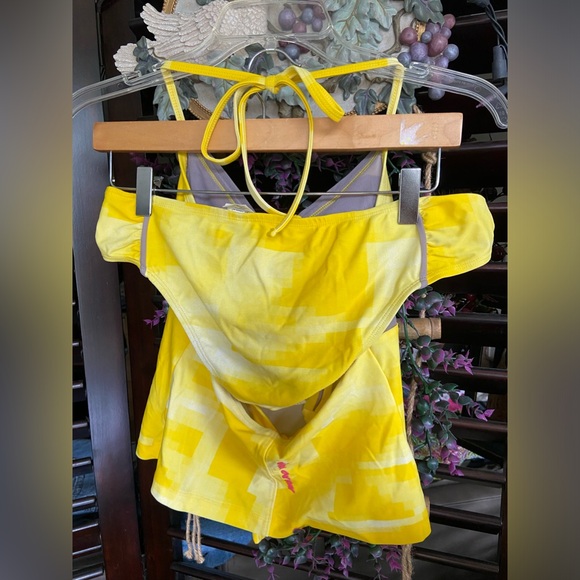 Under Armour Halter-Style Tankini Top Netting Trim Signature Bikini Bottoms 👙 - Picture 2 of 7